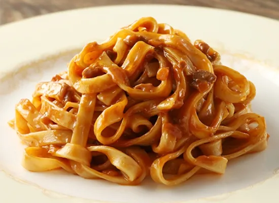 ヤヨイサンフーズ Oliveto<br>生パスタ クリーミィボロネーゼ 260g